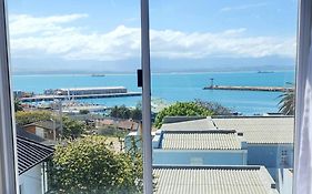 Kaaia Picturesque Seaview Apartment